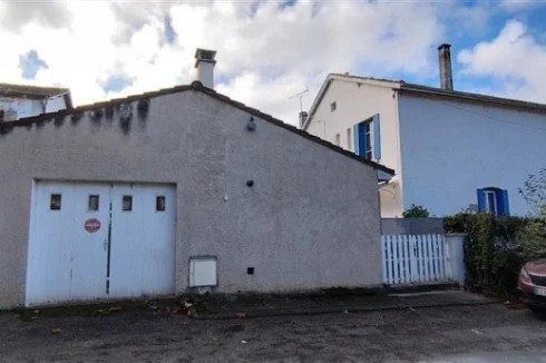 Garage/outbuilding