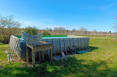 Above ground pool