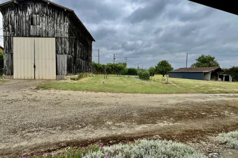 Tobacco shed