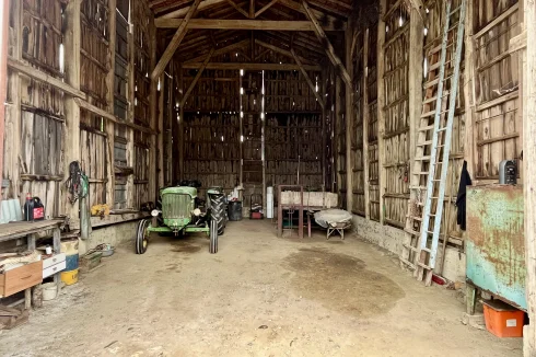 Tobacco shed