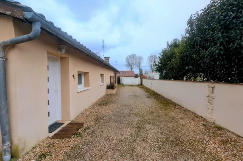 Facade with garages