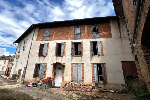 House in L'isle-En-Dodon