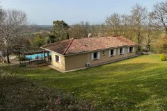 A Well Appointed Single Storey House with Far-Reaching Countryside Views