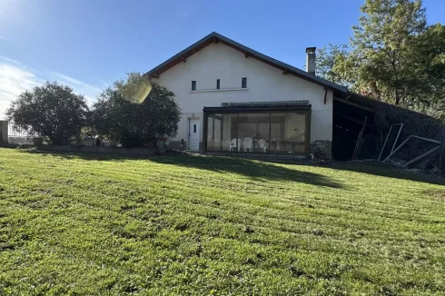 A Single Storey House with Good Mountain Views and Works to Complete