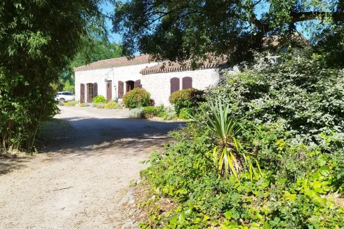 An Interesting Longere Set in 14 Hectares with Woods, Ponds and Meadowland