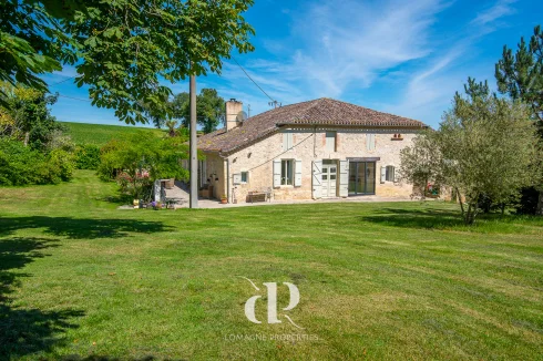 Light and Airy Farmhouse with Outbuildings