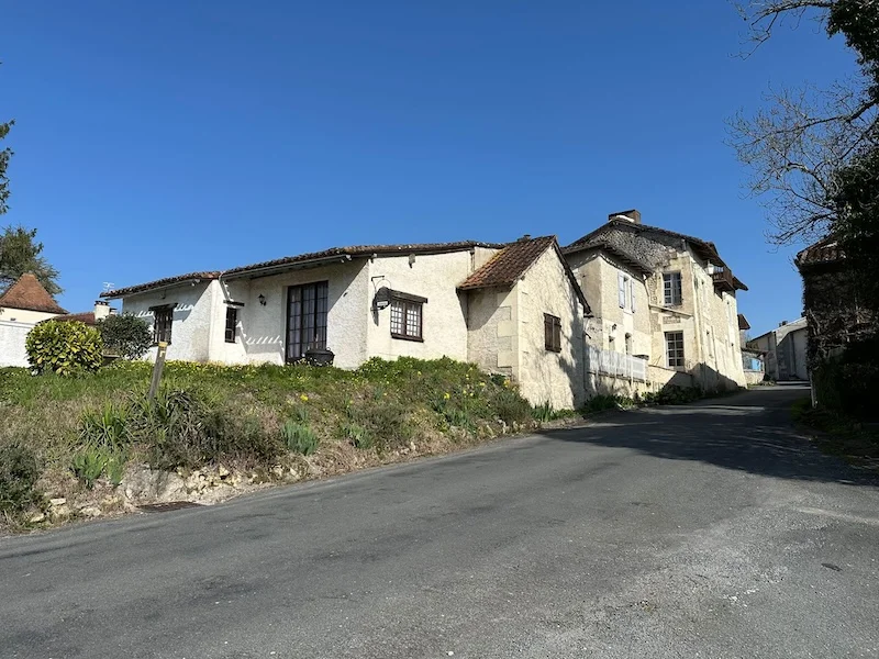 Priced for a quick sale, this spacious house could be an ideal B and B - there is a swimming pool