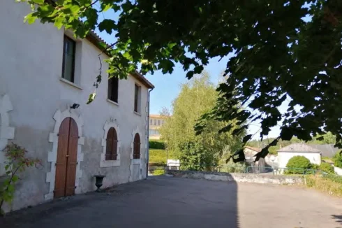 Riverside Character House (290 m²) with Garage & Conversion Potential – Walk to Centre, Confolens