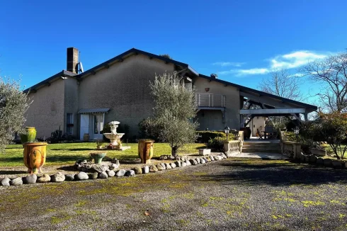 Architect-Designed House in Perfect Condition