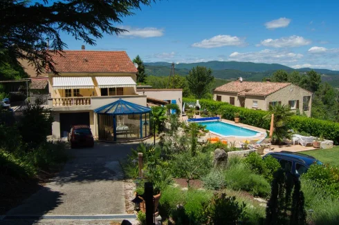 Beautiful 4 Bedroom Villa with Pool and Gite Upstairs