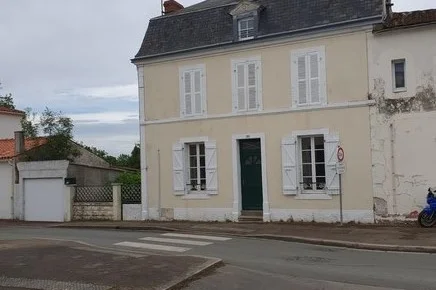 Beautiful Old House with Pleasant Enclosed Garden