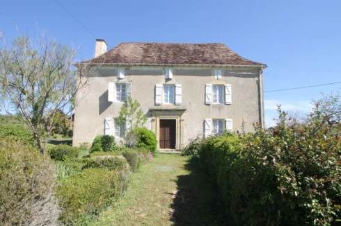 Charming House to Renovate, for Sale, between Gourdon and Souillac.