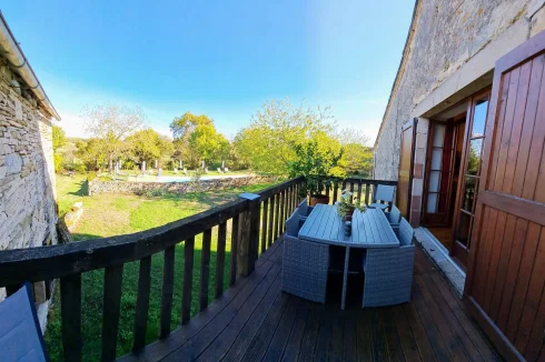 Balcony off salon