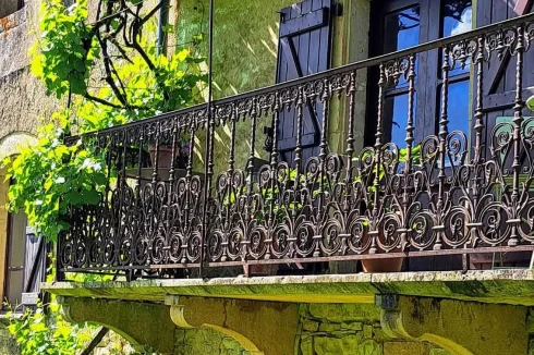 Balcony outside salon