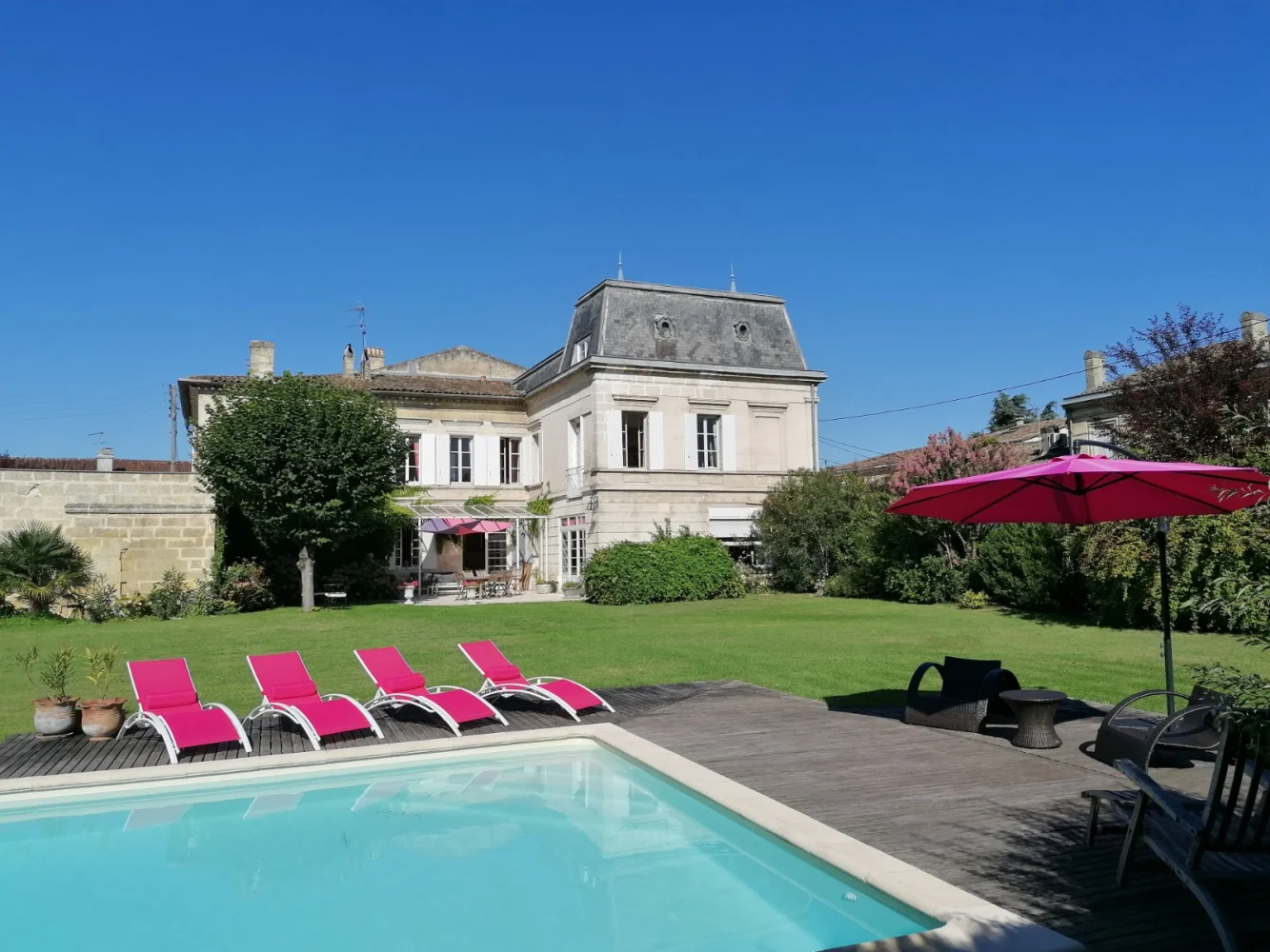 A Lovely Town House Near the Centre and not Far from the River