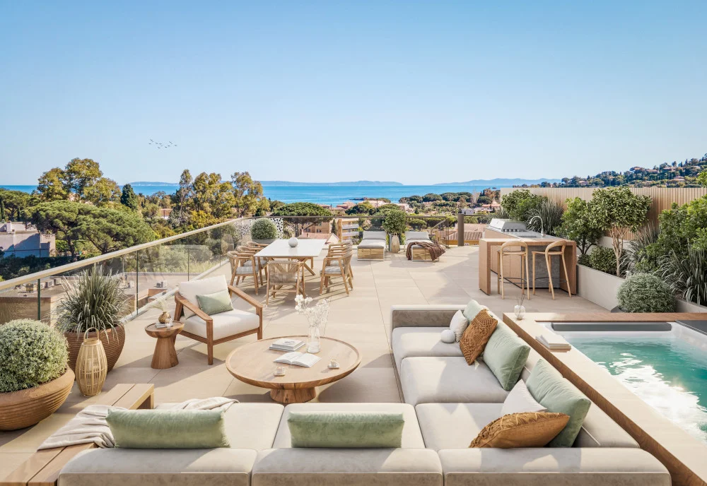 Four Bedroom Sea View Apartment in Le Lavandou