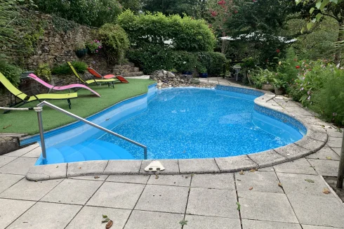 Pool with outside kitchen