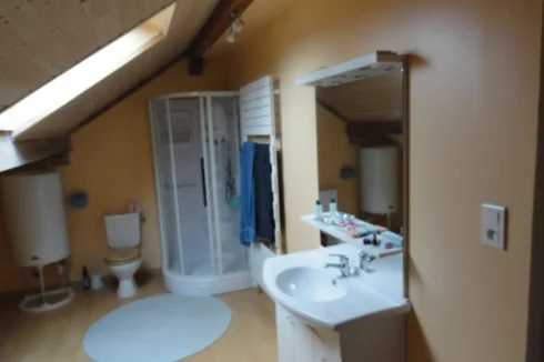 2nd floor bathroom