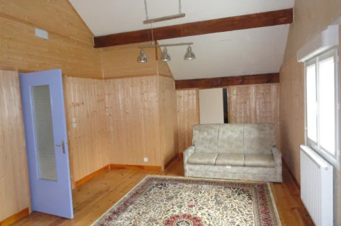 2nd floor salon / bedroom