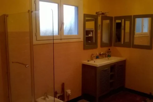 1st floor bathroom