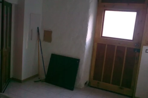 Espace réfrigérateur cuisine, compteur et boîte aux lettres