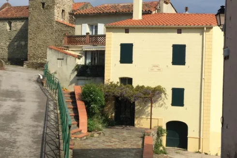 Taillet village