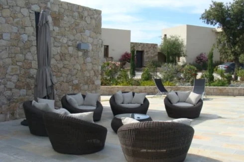 Aire de repos de la piscine