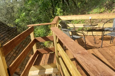 Steps to the decking