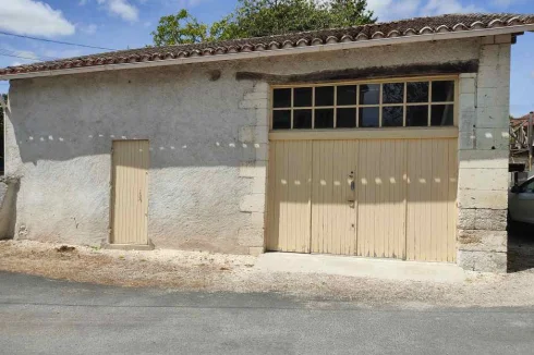 Barn with studio/apartment