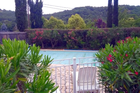 Gated pool entrance