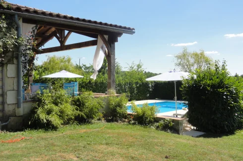 Pigeonnier Piscine et Terrasse; Orientation SW