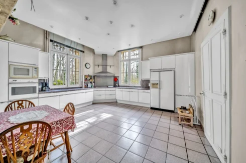 Kitchen - alternative view