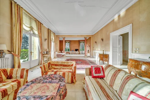 Lounge - alternative view