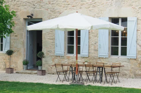 Outdoor entertaining area
