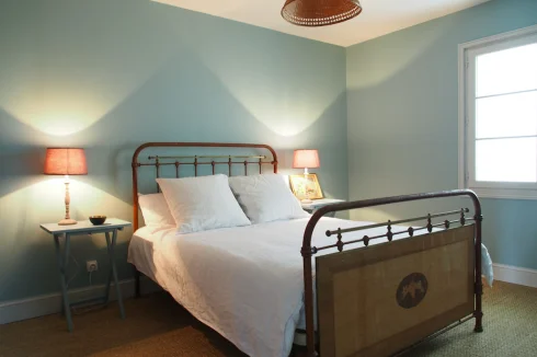 Guest bedroom
