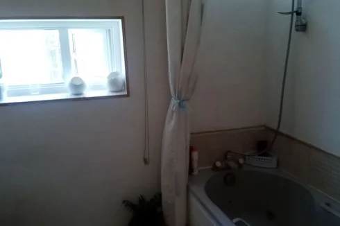 farmhouse bathroom 2