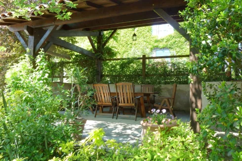 La Grange covered terrace