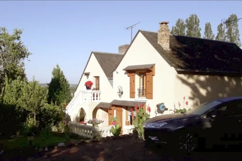 200 Years Old Farm with Swimming Pool & View of the Valley…