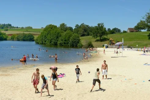 Lake of Rouffiac beach