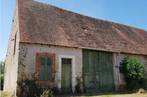 Traditional Barn Bursting with Character between St Benoit du Sault and Argenton Sur Creuse