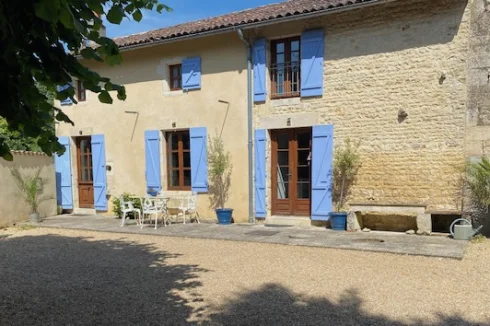 Gorgeous Renovated Farmhouse - Ready to Move into!