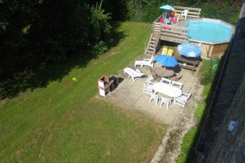 Piscine et terrasse