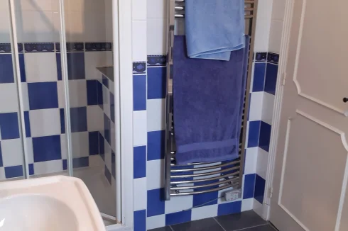 Big shower and heated towel rail