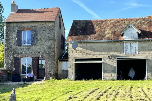 Owl Cottage and garages with outbuildings