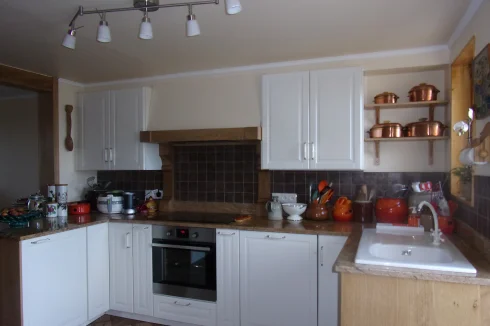 Fitted kitchen , granite work tops