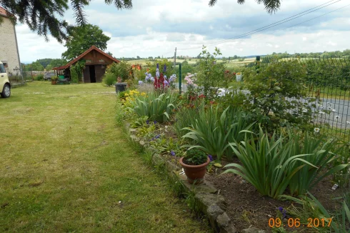 jardin devant - garage