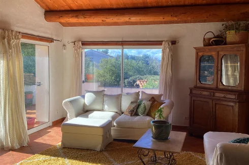 Living room with Cévennes Mountains view