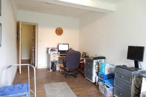 office (4th bedroom)