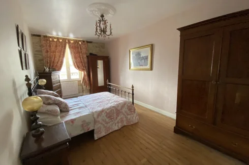 Master bedroom - Main house