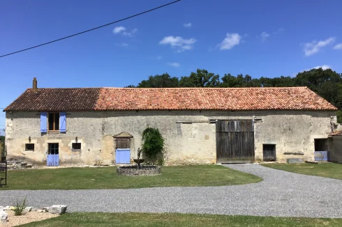 Petite maison et grange